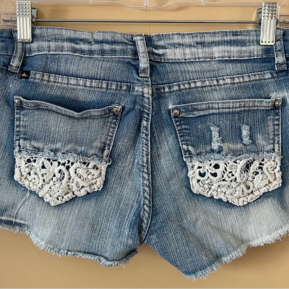 Almost Famous Distressed Blue Jean Shorts Juniors Size 5 Low rise 28x2 cutoff - Picture 6 of 10